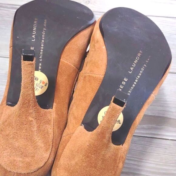 (66-1986)โ ๐ฅ3/$20๐ฅ Chinese Laundry Stone Suede Cammie Pump Sz 10 - Picture 7 of 10